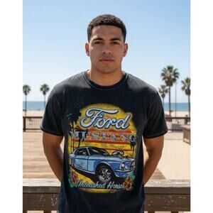 Ford Mustang "Unleashed Horses" Graphic T-Shirt Style Vintage Size Small /Medium